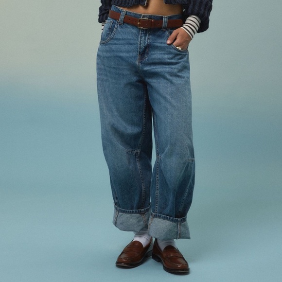 BDG Rih Extreme Barrel Mid Rise Light Blue Jeans, Sz 24 - Picture 10 of 11